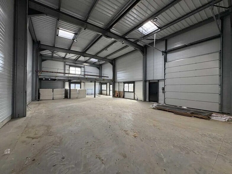 Local d’activités dans Moyvillers à louer - Photo intérieure – Image 2 sur 3