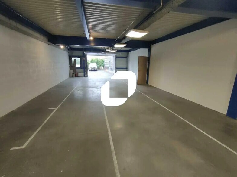 Local d’activités dans Domont à louer - Photo intérieure – Image 2 sur 9