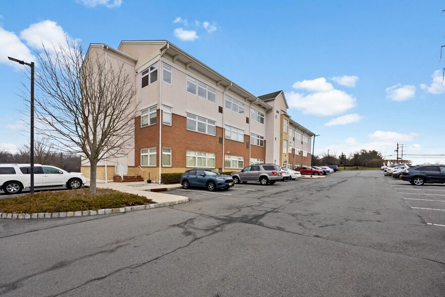1374 Whitehorse Hamilton Square Rd, Hamilton, NJ à vendre - Photo de l’immeuble – Image 3 sur 47