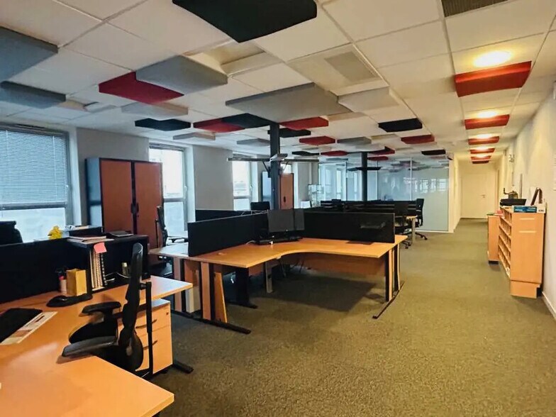 Bureau dans Saint Nazaire à louer - Photo de l’immeuble – Image 2 sur 9
