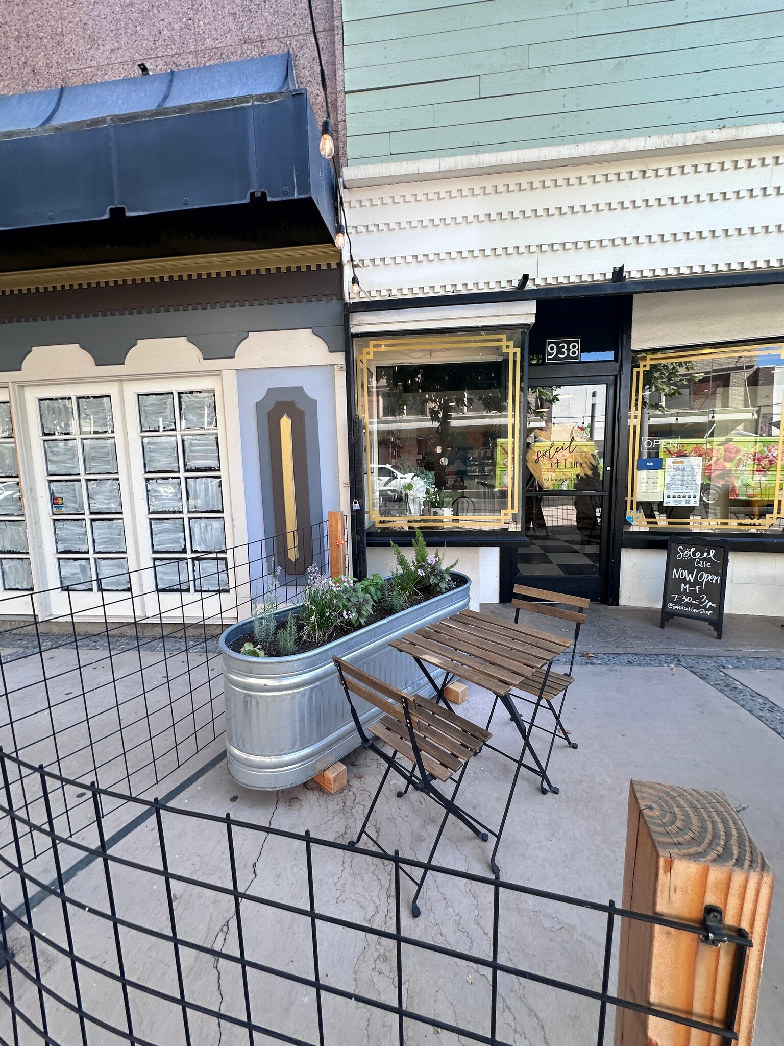 2014 Tulare St, Fresno, CA à louer Photo intérieure– Image 1 sur 10