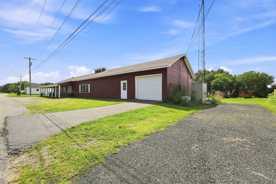 160 E Hill Rd, Monson, MA à louer - Photo de l’immeuble – Image 3 sur 14