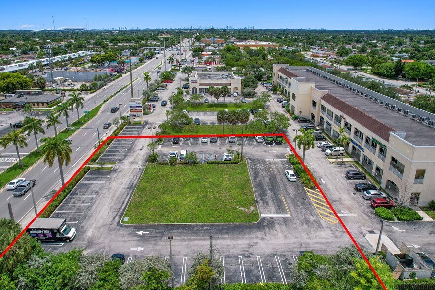 4880-4898 NW 183rd - Outparcel st, Miami Gardens, FL à louer - Photo de l’immeuble – Image 3 sur 13