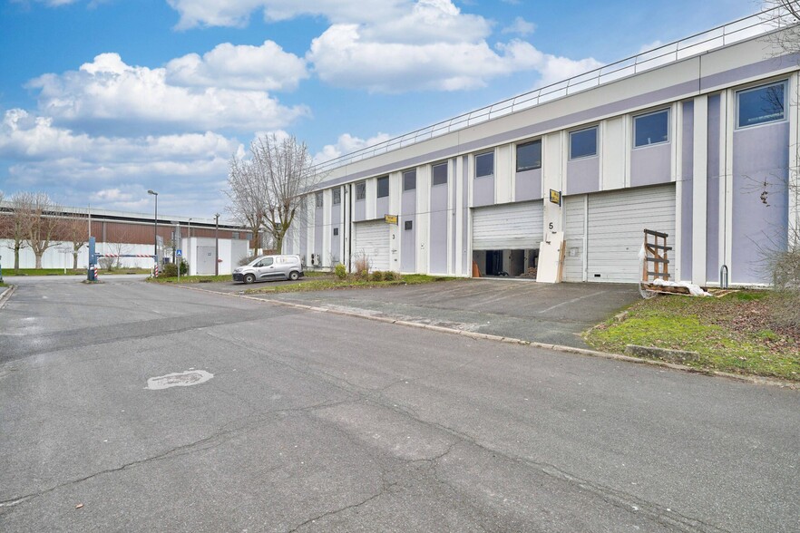 4 Allée Du Cantal, Lisses à louer - Photo de l’immeuble – Image 2 sur 11