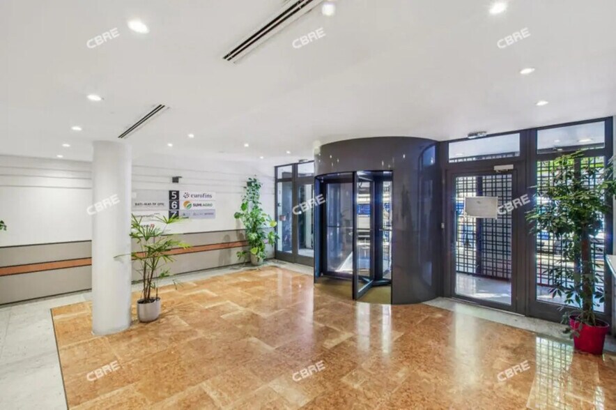 Bureau dans Paris à vendre - Hall d’entrée – Image 3 sur 8
