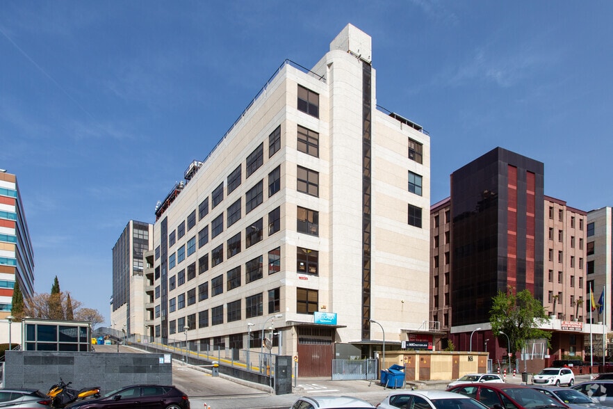 Calle María Tubau, 8, Madrid, Madrid à vendre - Photo de l’immeuble – Image 2 sur 3