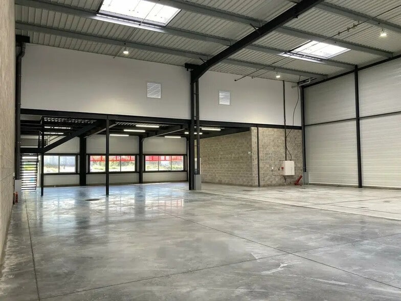 Industriel/Logistique dans Carquefou à louer - Photo de l’immeuble – Image 1 sur 7