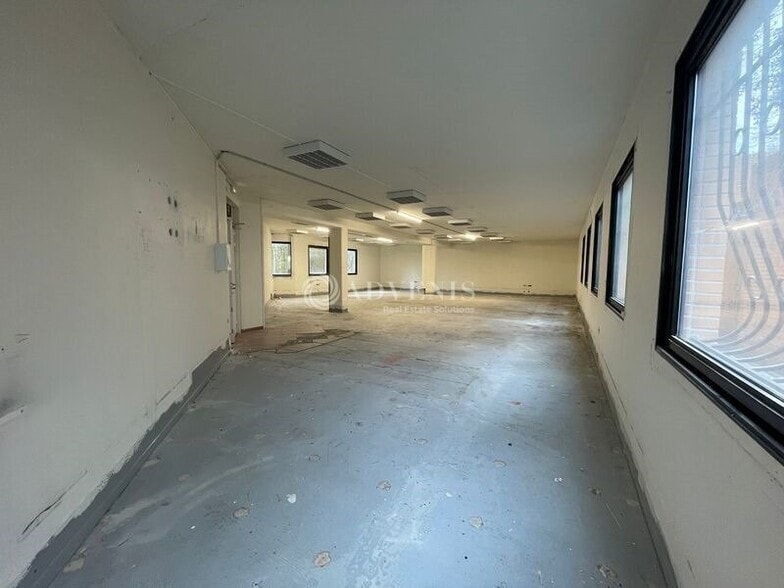 Bureau dans Jouy-en-Josas à vendre - Photo intérieure – Image 2 sur 9