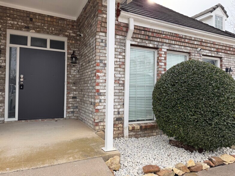 912 W Randol Mill Rd, Arlington, TX à louer - Photo de l’immeuble – Image 2 sur 10
