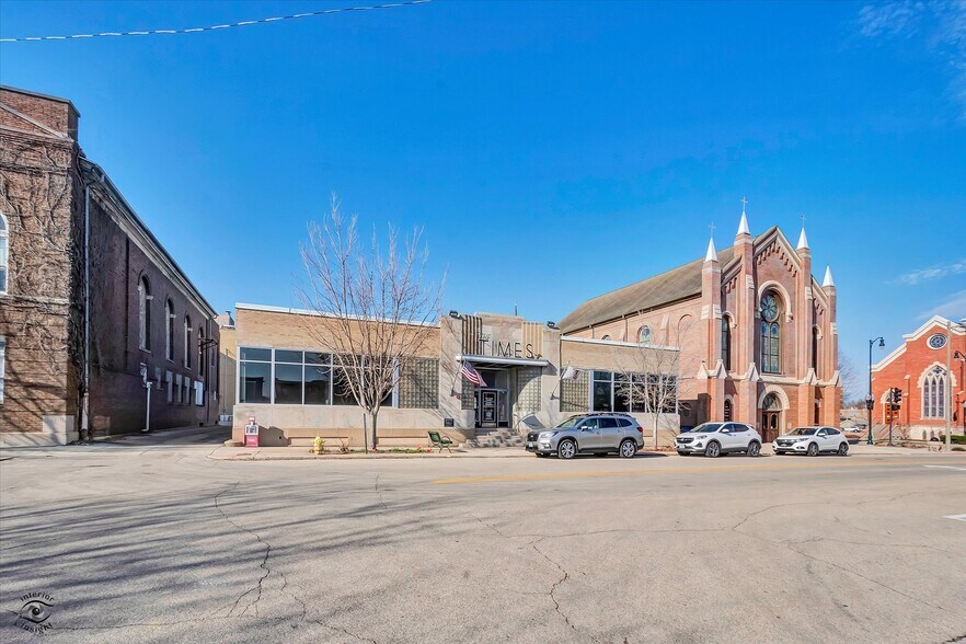 110 W Jefferson St, Ottawa, IL à vendre - Photo de l’immeuble – Image 2 sur 3