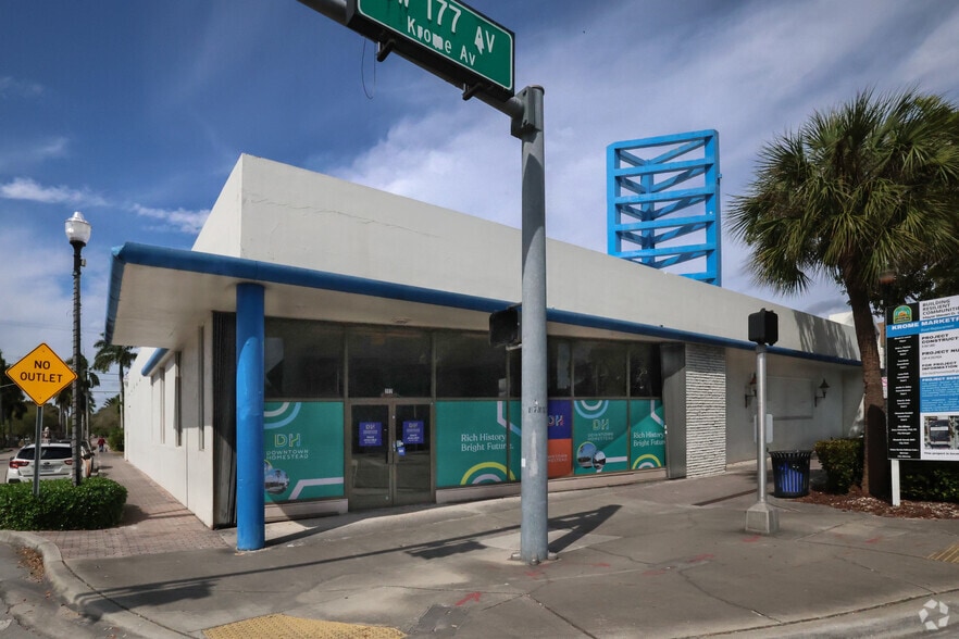 204 N Krome Ave, Homestead, FL à vendre - Photo principale – Image 1 sur 12