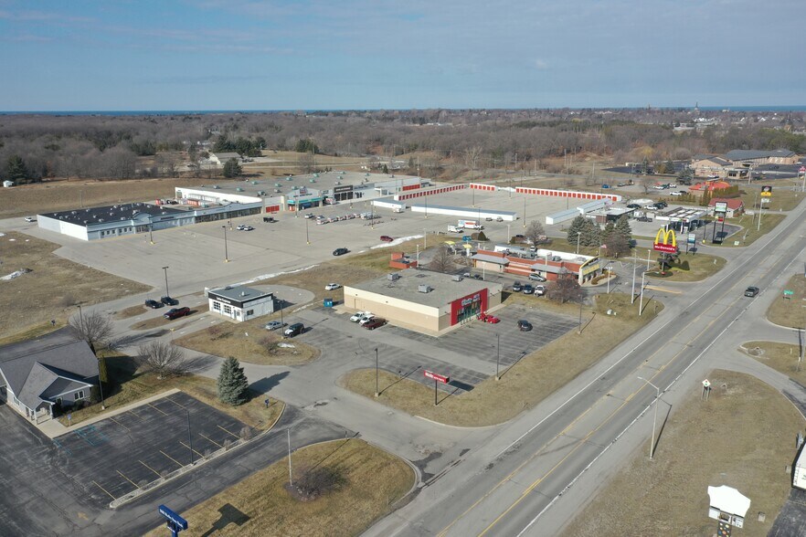 1638 US Highway 31 S, Manistee, MI à louer - Photo de l’immeuble – Image 3 sur 17