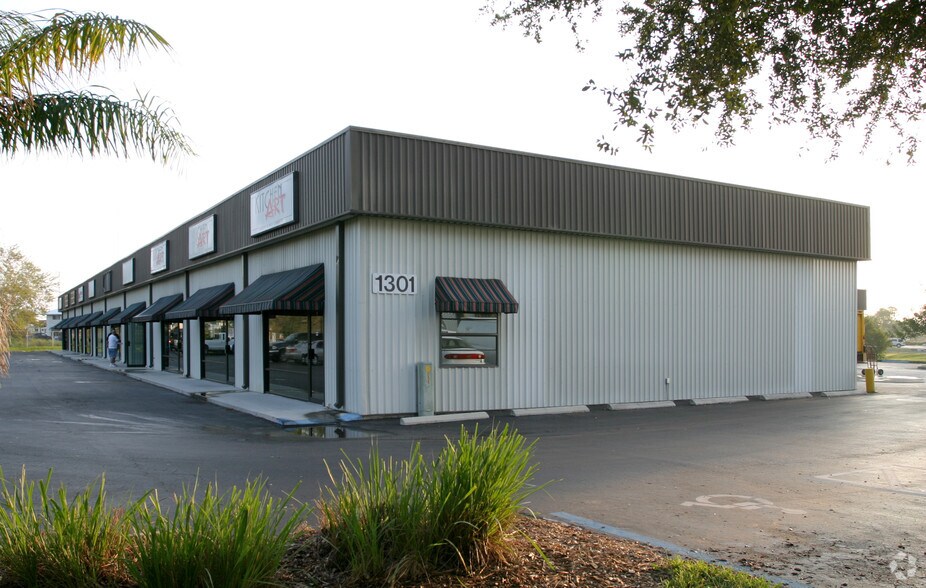 1301 Rail Head Blvd, Naples, FL à louer - Photo de l’immeuble – Image 2 sur 4