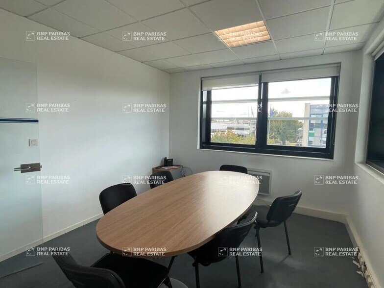 Bureau dans Saint-Grégoire à vendre - Photo intérieure – Image 3 sur 6