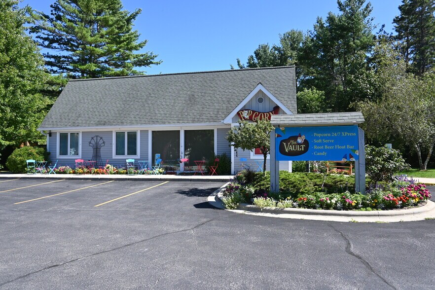 12046 State Hwy 42, Ellison Bay, WI à vendre - Photo de l’immeuble – Image 2 sur 23