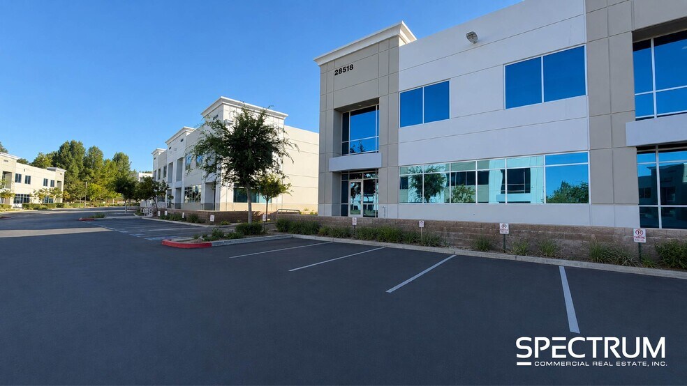 28512-28518 Constellation Rd, Valencia, CA à louer - Photo de l’immeuble – Image 2 sur 9