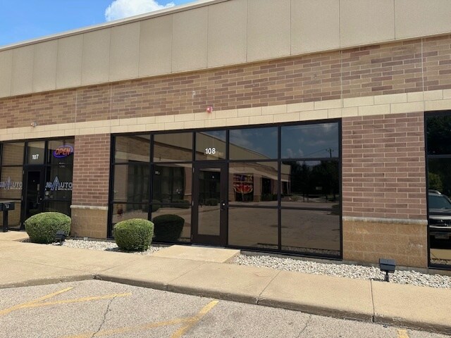 9114 Virginia Rd, Lake In The Hills, IL à louer - Photo de l’immeuble – Image 2 sur 6