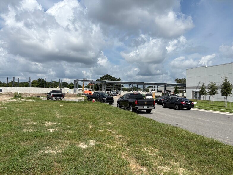3882 Enterprise Way, Sanford, FL à louer - Photo de l’immeuble – Image 3 sur 5