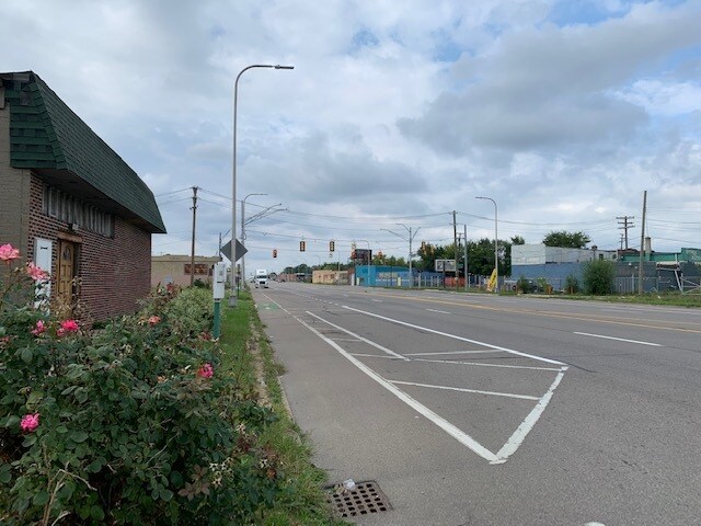 8305 Livernois Ave, Detroit, MI à vendre - Photo de l’immeuble – Image 2 sur 4