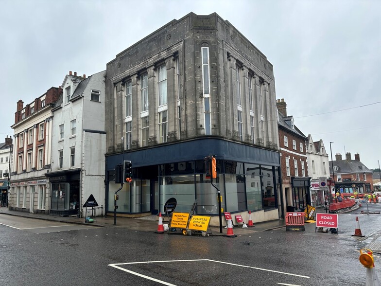 71 High St, Grantham à louer - Photo de l’immeuble – Image 1 sur 4