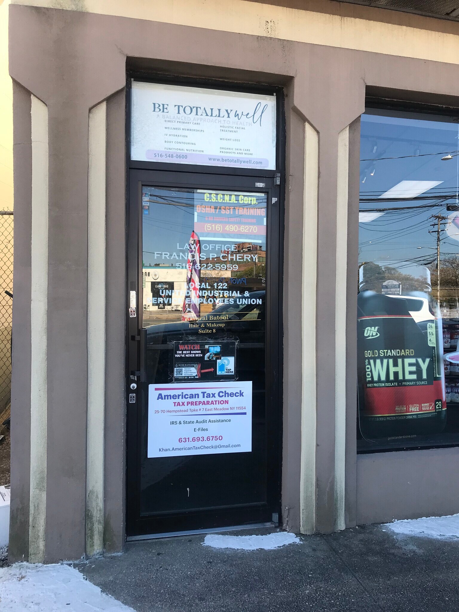 2568-2570 Hempstead Tpke, East Meadow, NY à louer Photo intérieure– Image 1 sur 3