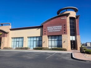 6462 Losee Rd, North Las Vegas, NV à louer Photo de l’immeuble– Image 2 sur 3