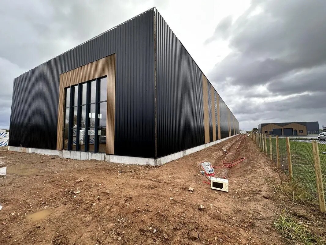 Local d’activités dans Chambray-lès-Tours à louer Photo de l’immeuble– Image 1 sur 10