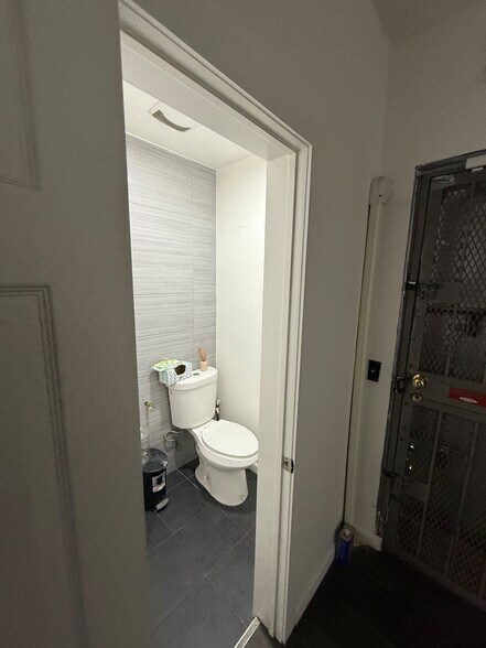 4425-4447 Kissena Blvd, Flushing, NY à louer - Photo de l’immeuble – Image 2 sur 9