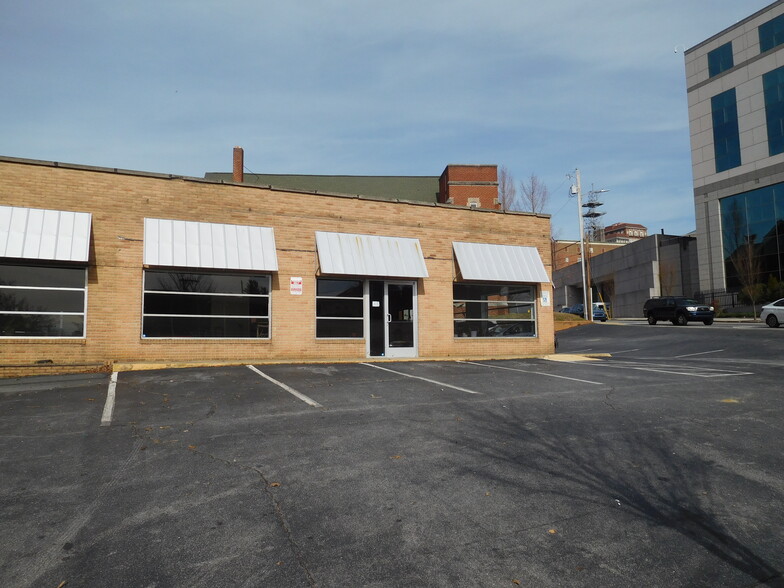 167 Patton Ave, Asheville, NC à louer - Photo de l’immeuble – Image 3 sur 4