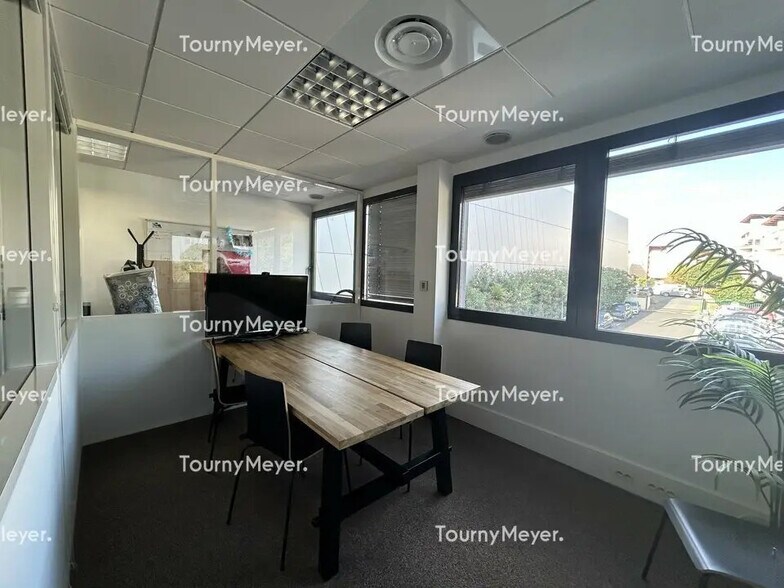 Bureau dans Montpellier à louer - Photo de l’immeuble – Image 2 sur 3