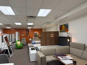 3640-3644 Main St, Flushing, NY à louer Photo intérieure– Image 2 sur 4