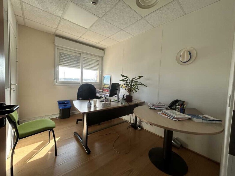 89 Avenue Du Progrès, Chassieu à louer - Photo intérieure – Image 2 sur 7