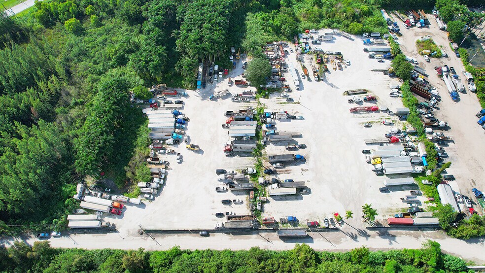 16120 NW 127th Ave, Hialeah, FL à vendre - Aérien – Image 1 sur 8