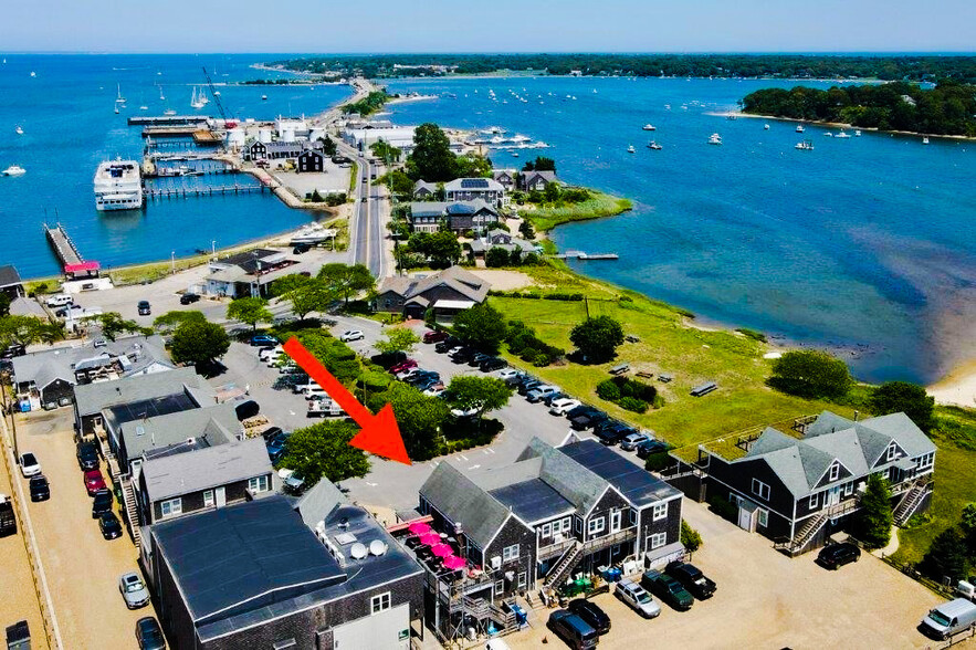 79 Beach Rd, Vineyard Haven, MA à vendre - Photo de l’immeuble – Image 3 sur 9