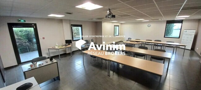 Plus de détails pour Bureau à vendre