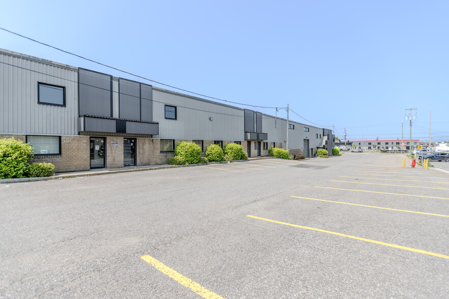 2435 Av Watt, Québec, QC à louer - Photo de l’immeuble – Image 2 sur 4