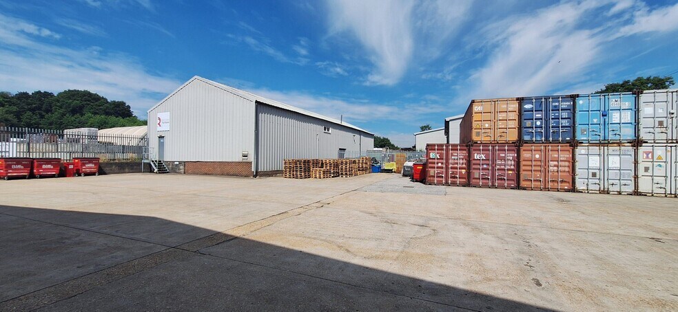 3-3A Bluebell Business Estate, Uckfield à louer - Photo de l’immeuble – Image 3 sur 5