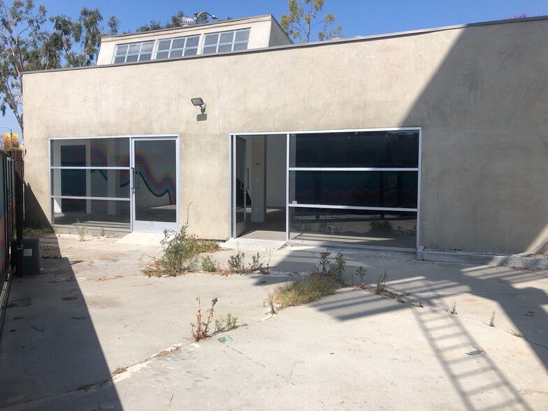 5529 W Washington Blvd, Los Angeles, CA à louer - Photo de l’immeuble – Image 3 sur 18