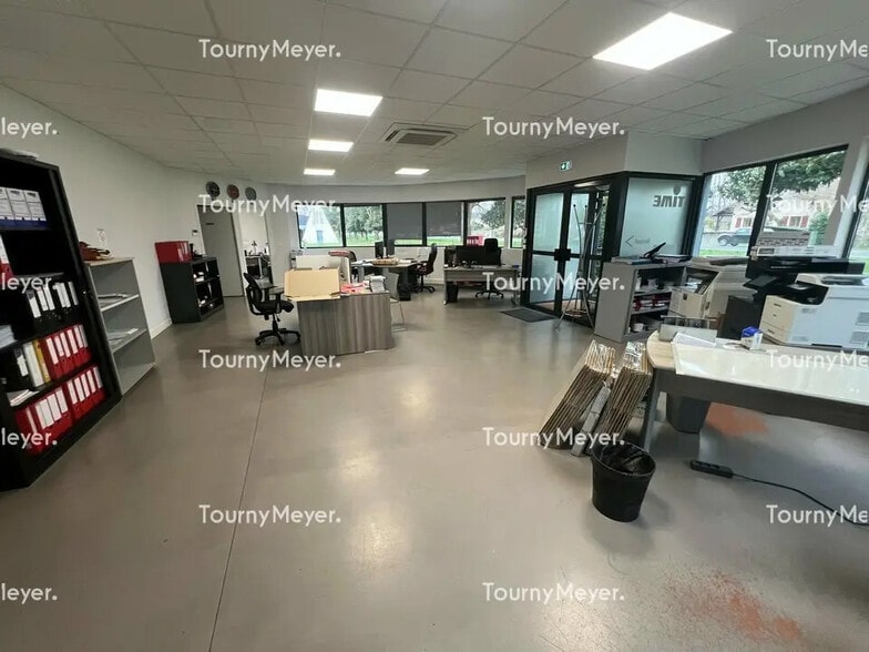 Industriel/Logistique dans MORLAÀS à louer - Photo intérieure – Image 3 sur 4