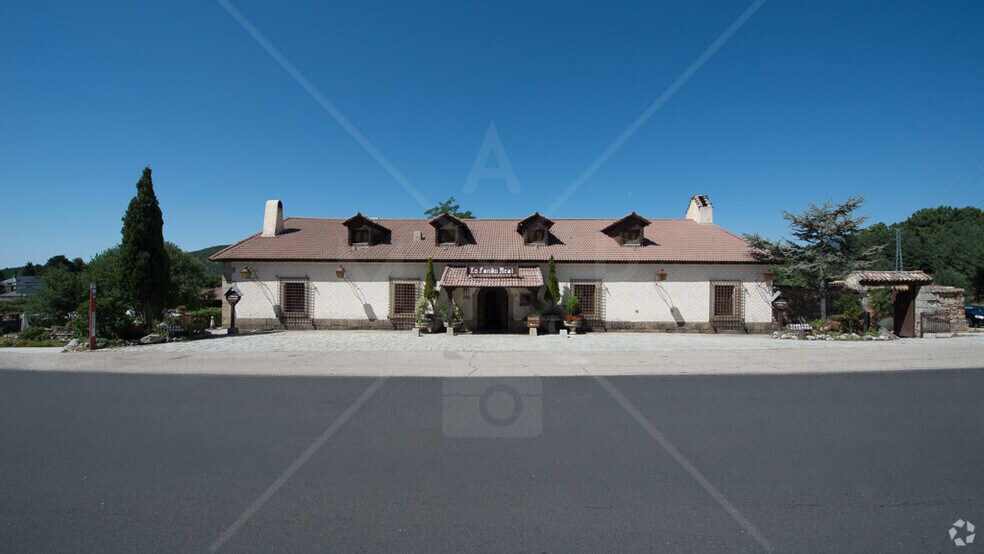Local commercial dans Navacerrada, Madrid à vendre - Photo principale – Image 1 sur 6