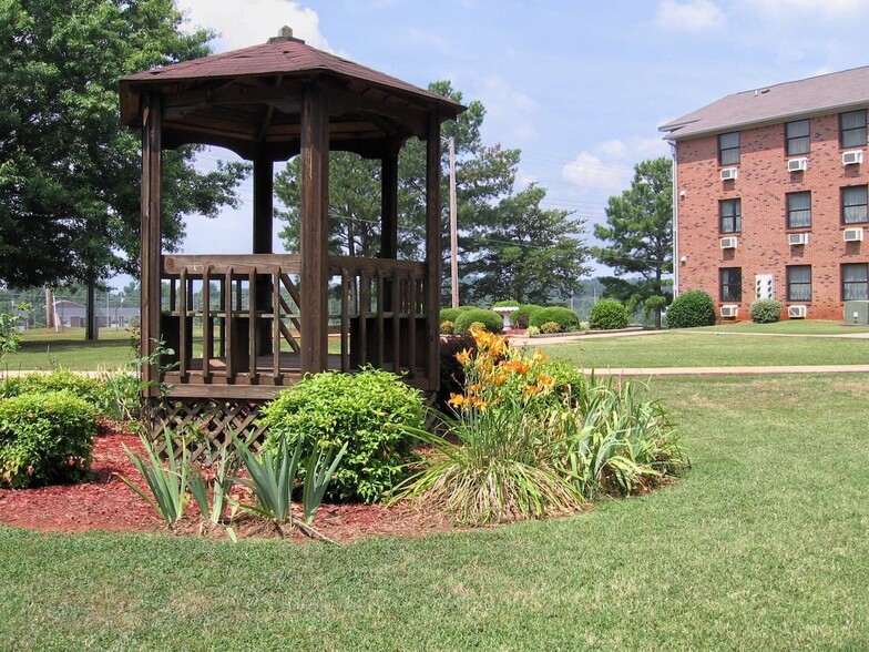 100 Village Sq, Russellville, AL à vendre - Photo de l’immeuble – Image 3 sur 16