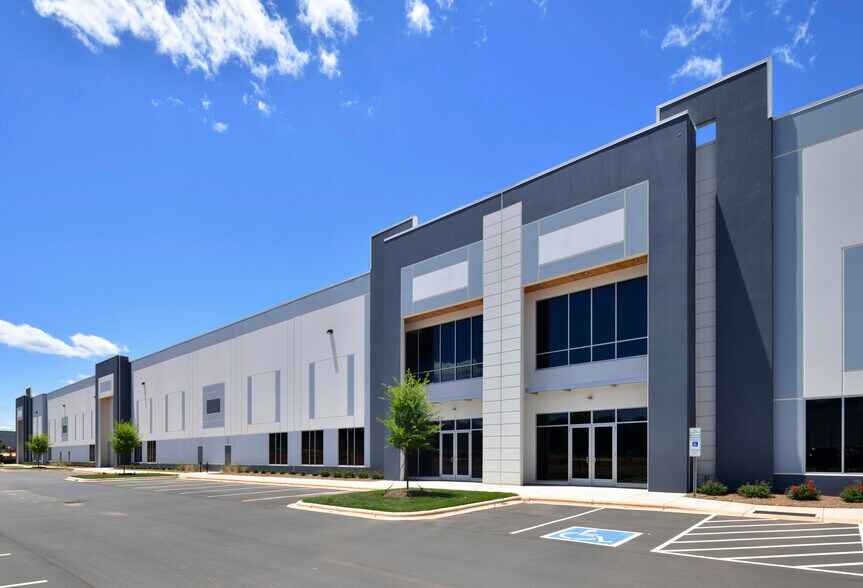 3720 Shopton Rd, Charlotte, NC à louer - Photo de l’immeuble – Image 2 sur 7