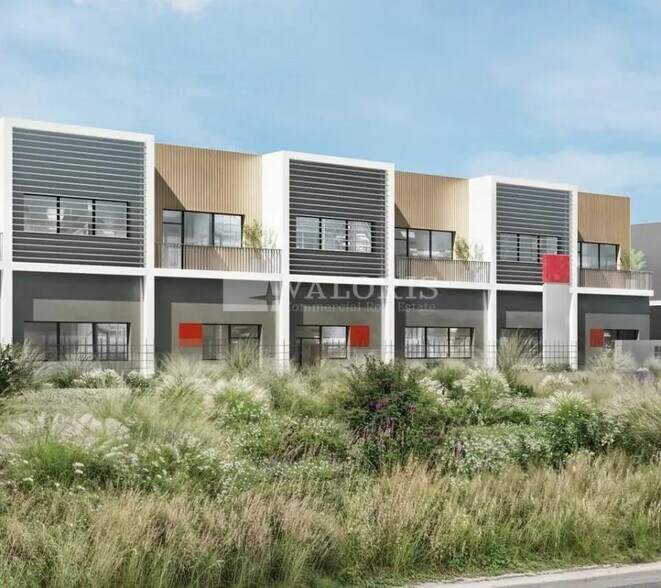 Local d'activités dans Marignane à vendre - Photo de l’immeuble – Image 2 sur 13