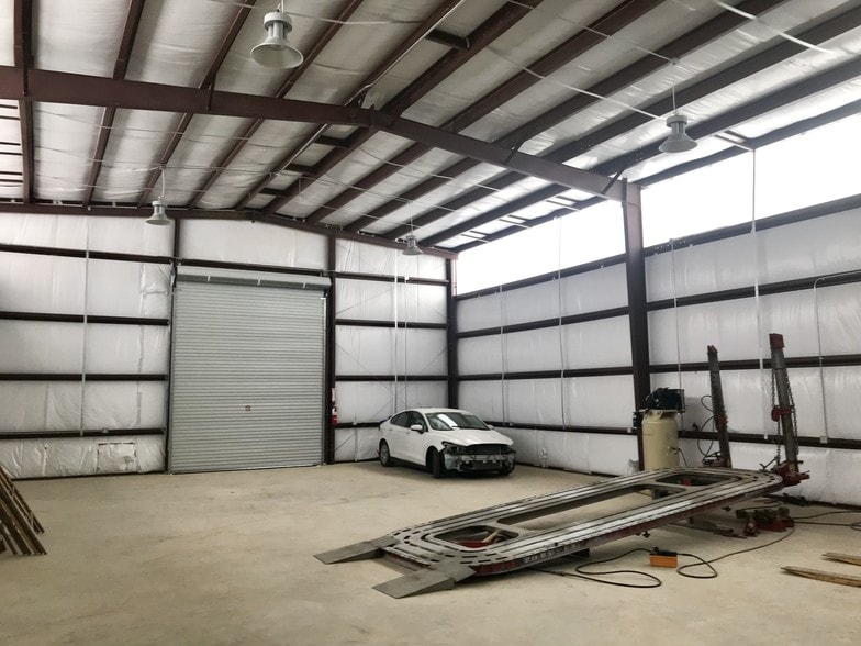 1714 Airport Rd, Conroe, TX à louer - Photo intérieure – Image 2 sur 9