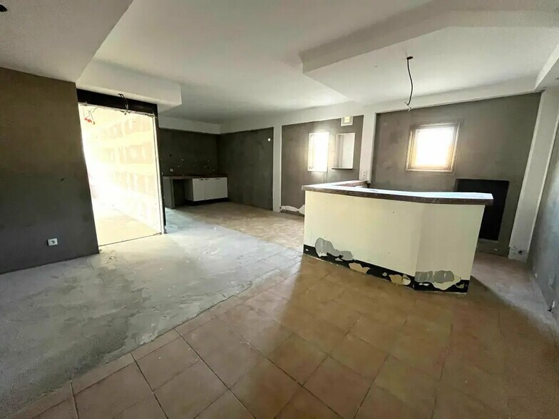 Bureau dans CANNES-LA-BOCCA à louer - Photo de l’immeuble – Image 3 sur 4