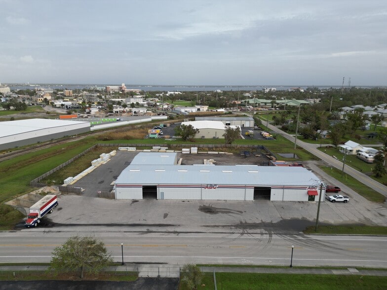 250 Carmalita St, Punta Gorda, FL à louer - Photo principale – Image 1 sur 7