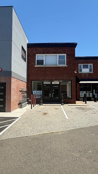 112-116 Main St, East Hartford, CT à louer - Photo de l’immeuble – Image 2 sur 8