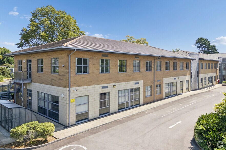 Lufton Way, Yeovil à louer - Photo de l’immeuble – Image 1 sur 21