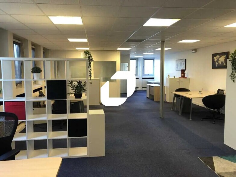 Local d’activités dans Marly-le-Roi à louer - Photo intérieure – Image 2 sur 13