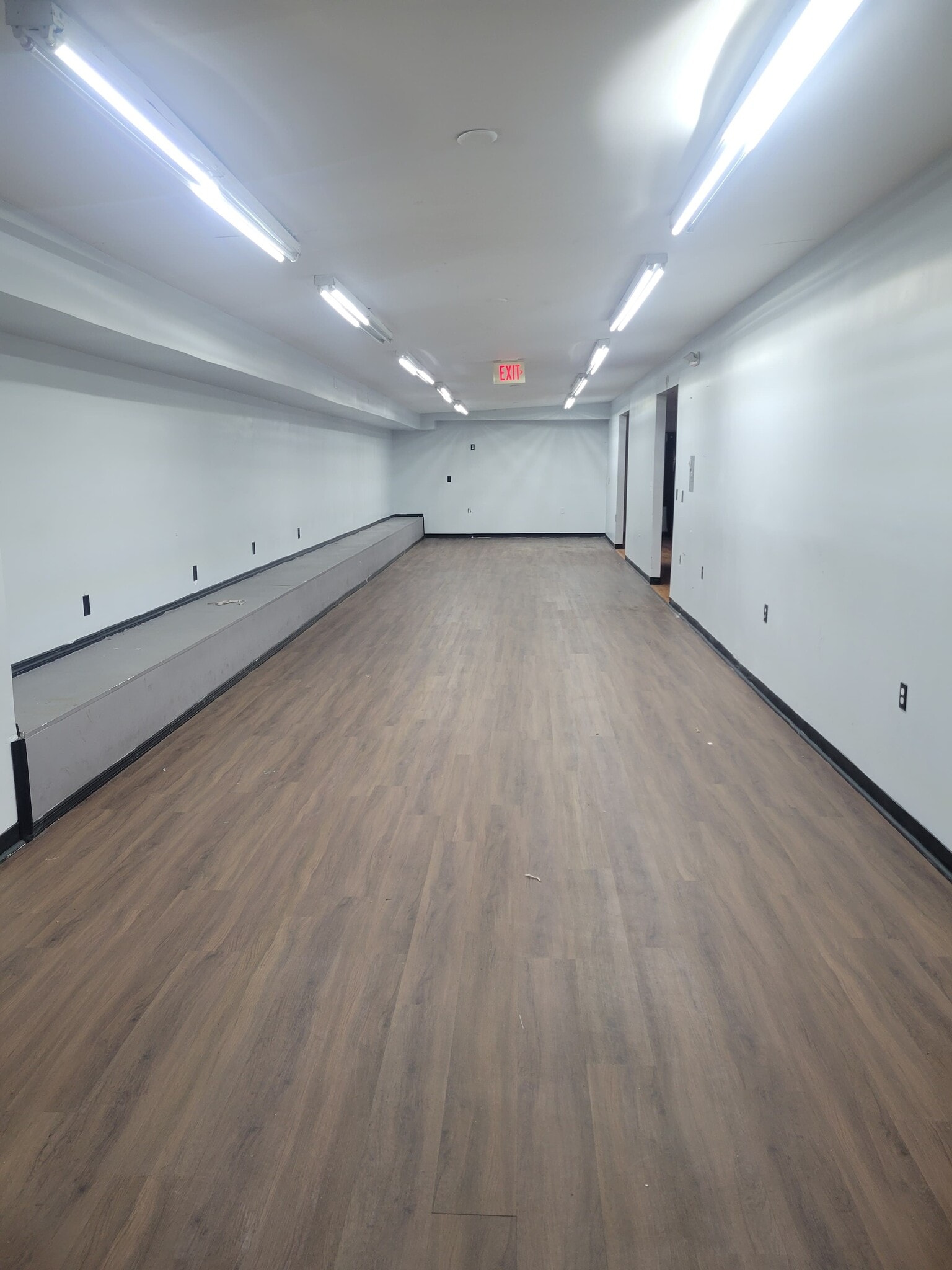 7050 Route 35 North, Sayreville, NJ à louer Photo intérieure– Image 1 sur 15